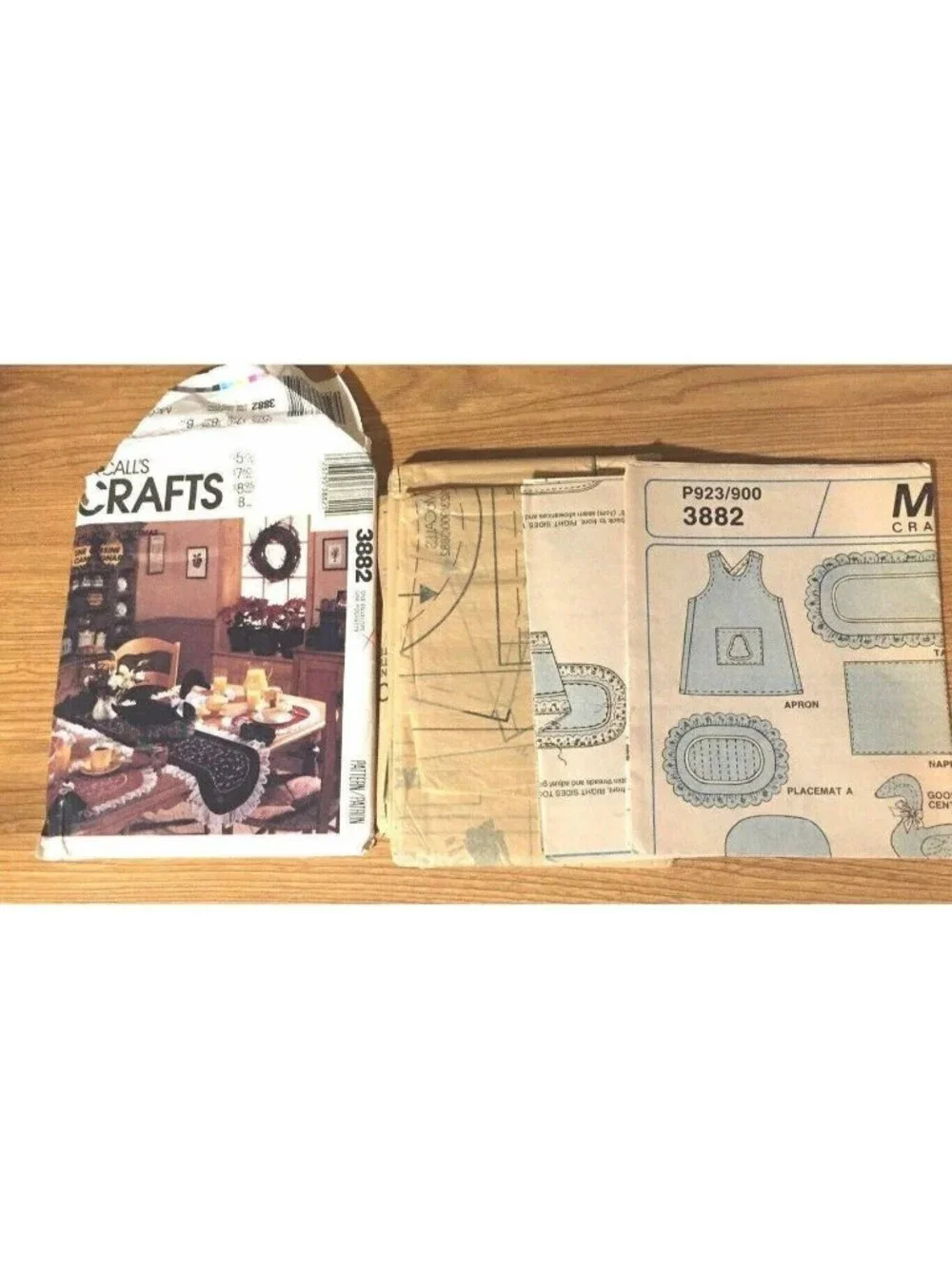 VTG Sew Pattern McCalls 3882 Country Christmas Kitchen Apron Placemat Runner U/C